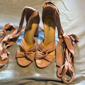 size 8 blush heels